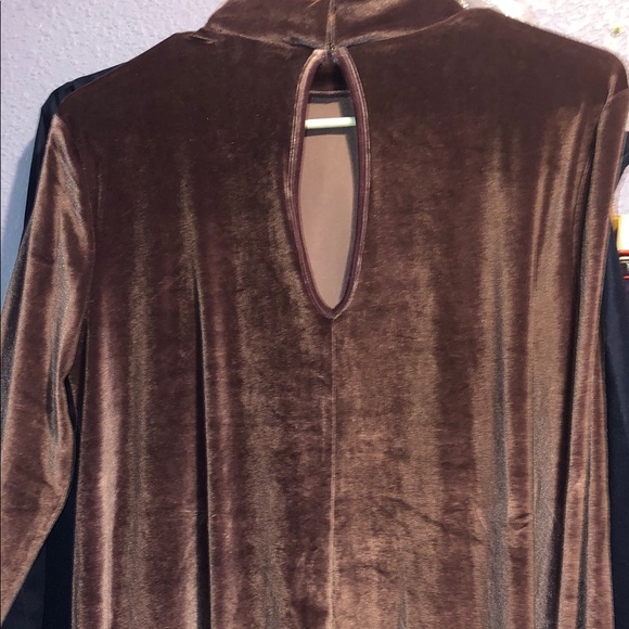 Purple velvet dress with sleeves - Picture 5 of 6